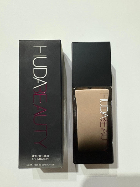HUDA BEAUTY FOUNDATION (MILKSHAKE 100B)